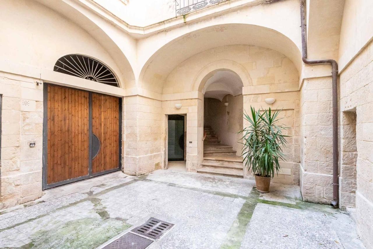 Appartamento Terzo Campanello - Terrazza nel Centro Storico Lecce Esterno foto